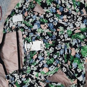 Nwt H&M floral cropped blouse size small
